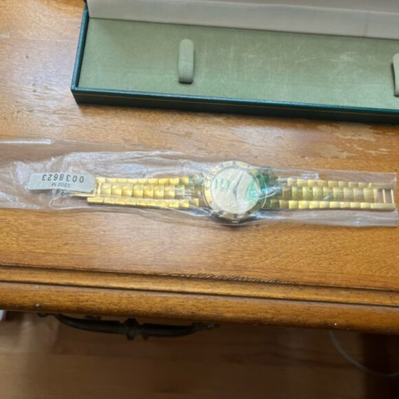 Gucci Vintage Watch in box - Picture 5 of 7